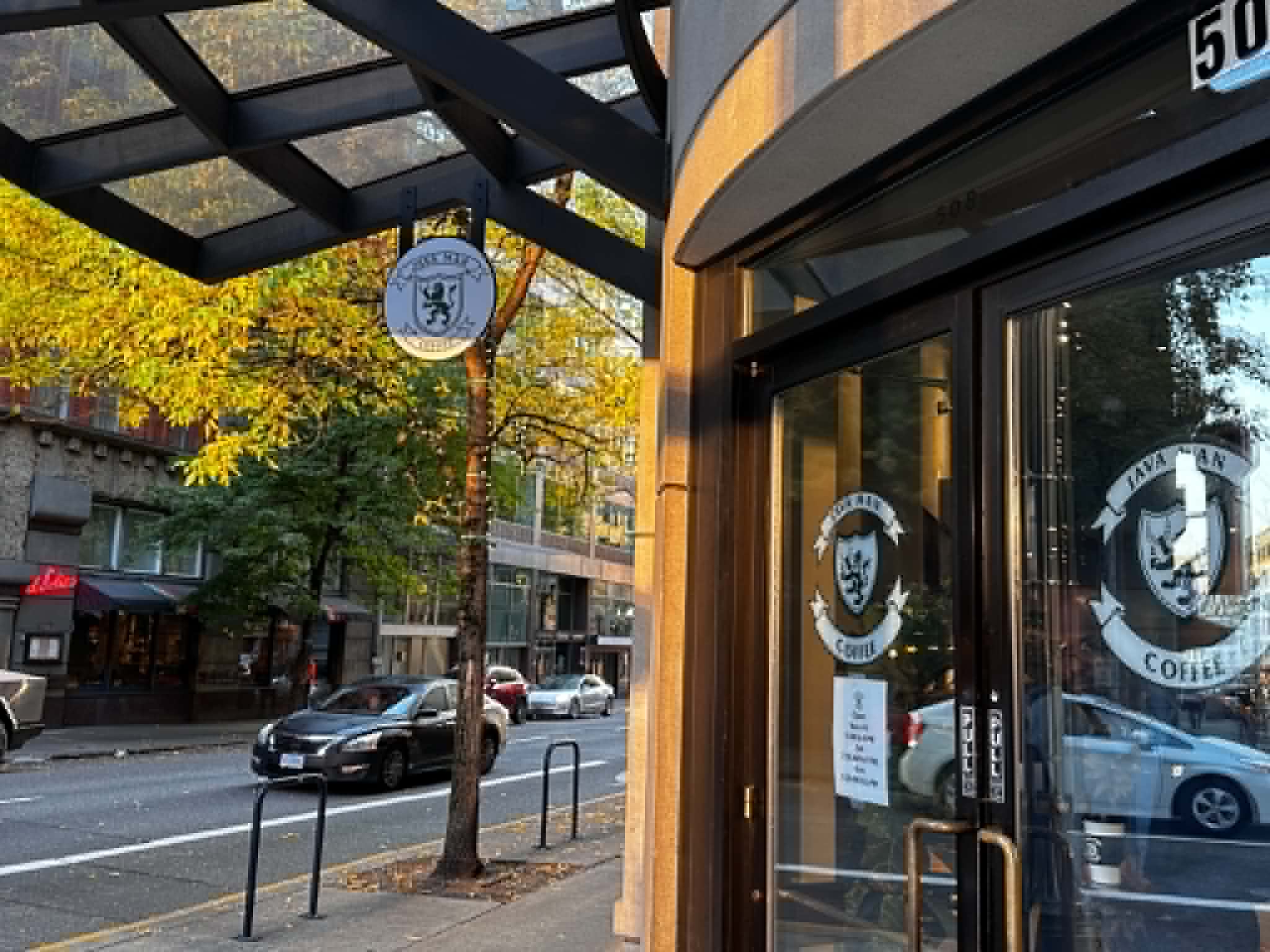 JavaMan Coffee - Inviting Downtown Portland Cafe
